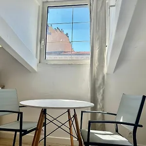 https://appartement-meyerbeer-nice.fr-provencehotel.com